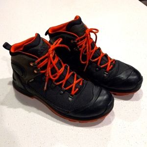 ECCO Biom Terrain Black Hiking Boot Natural Motion Goretex (Size 42 / 8.5)